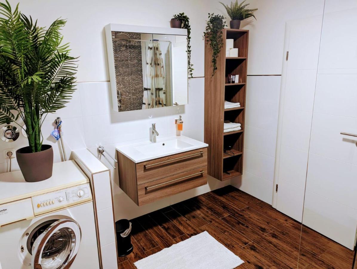 Ferienwohnung Jobst - Ruhig Mit Blick Ins Gruene Nittenau Luaran gambar