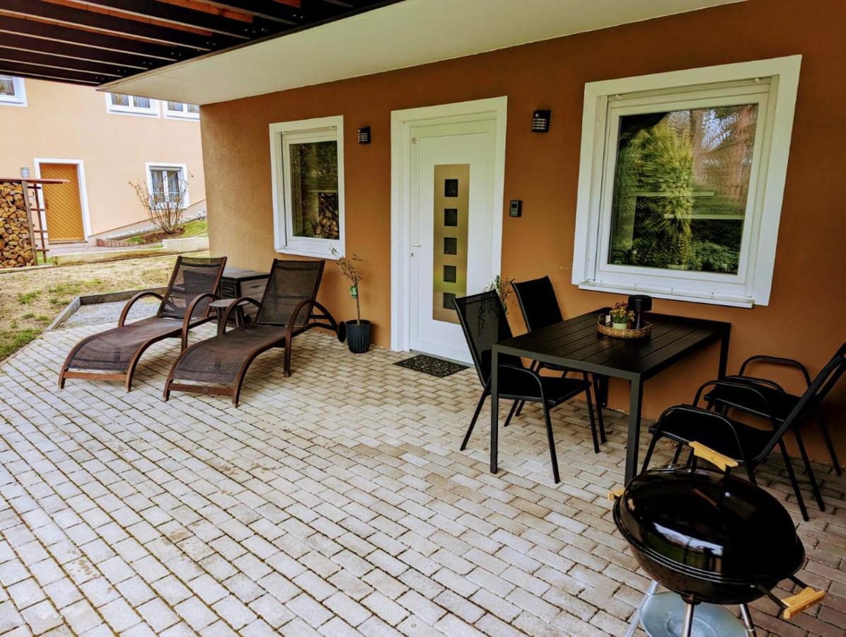 Ferienwohnung Jobst - Ruhig Mit Blick Ins Gruene Nittenau Luaran gambar