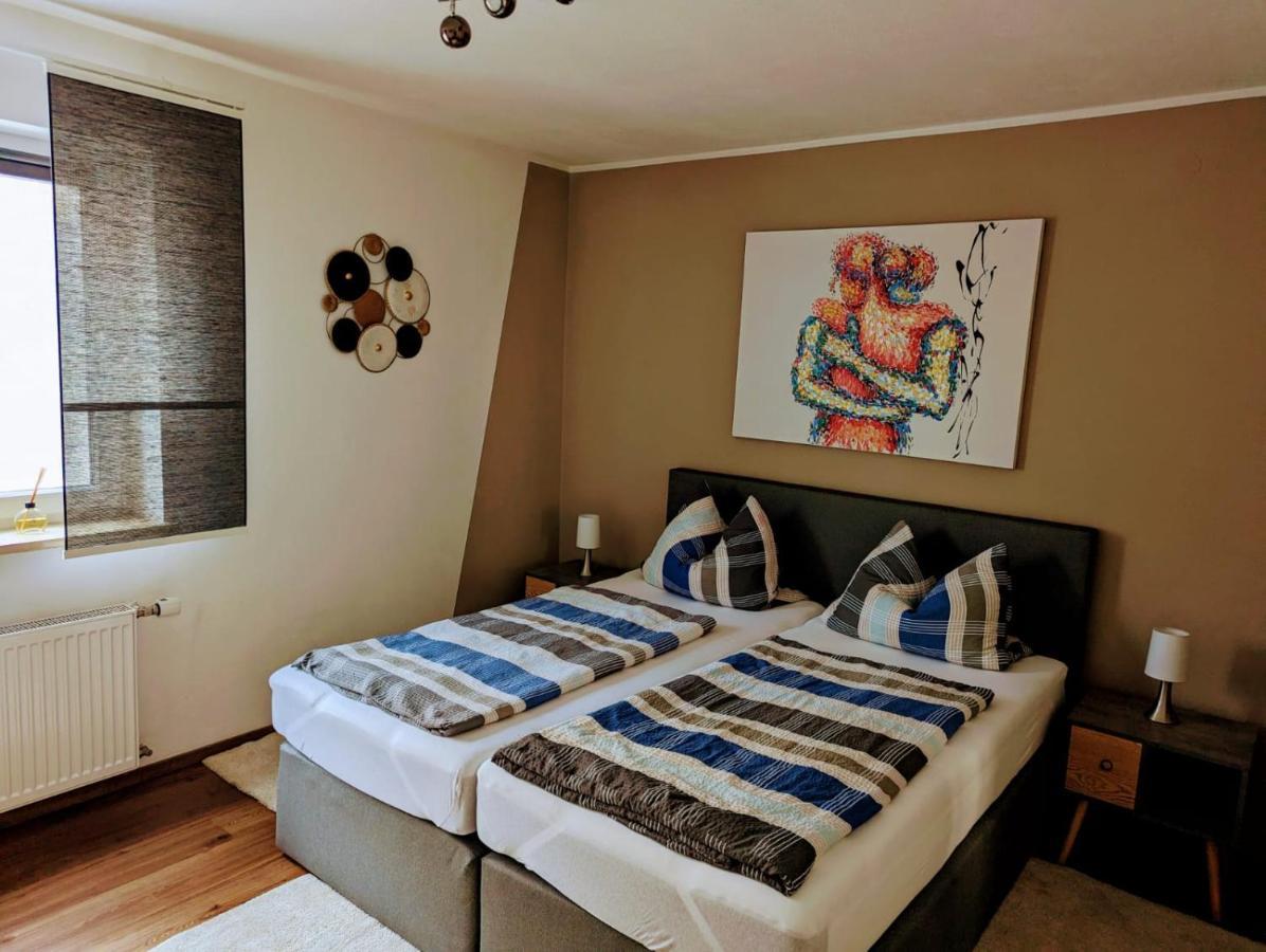 Ferienwohnung Jobst - Ruhig Mit Blick Ins Gruene Nittenau Luaran gambar