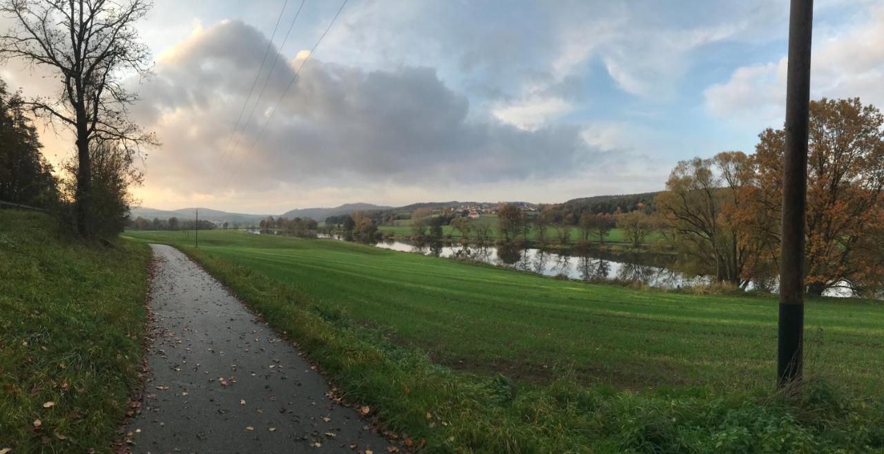 Ferienwohnung Jobst - Ruhig Mit Blick Ins Gruene Nittenau Luaran gambar